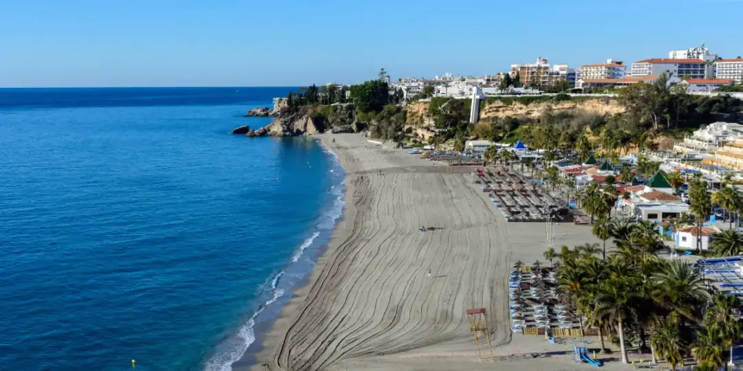 Playa de Burriana y su paseo marítimo vistos desde lo alto