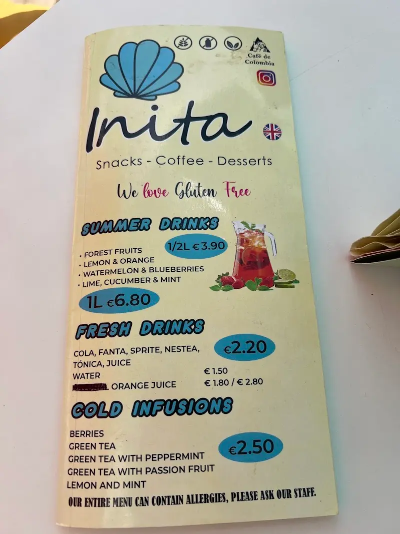 Carta de bebidas de Inita con precios: refrescos, infusiones frías y jarras de verano