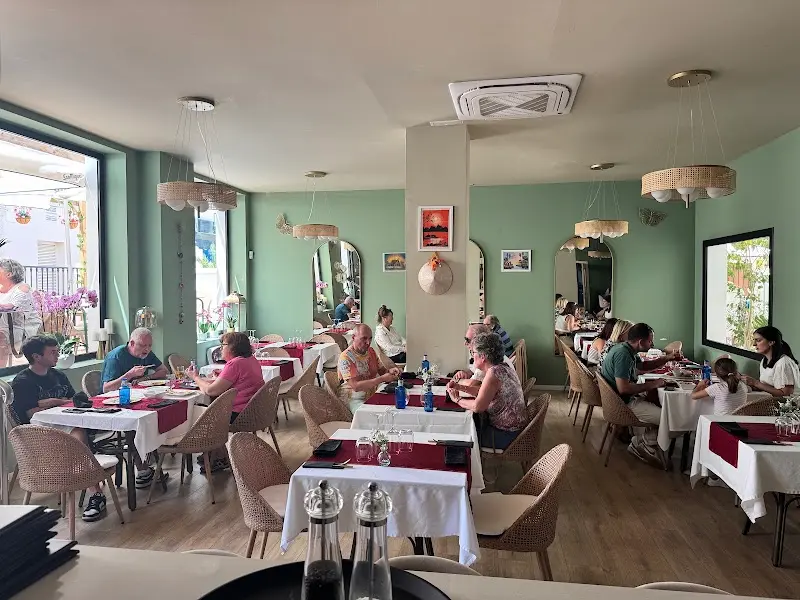 Khao Hom Thai-Lao Restaurant