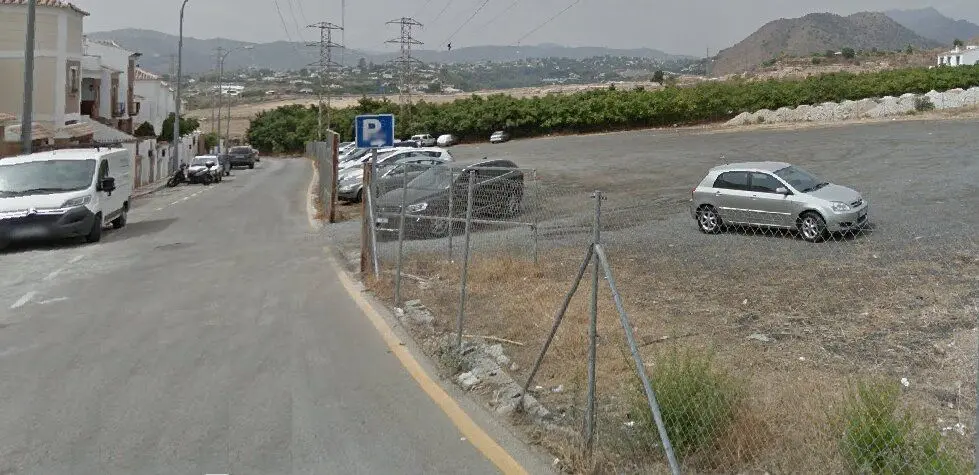 Parking calle Mirto (río Chíllar)