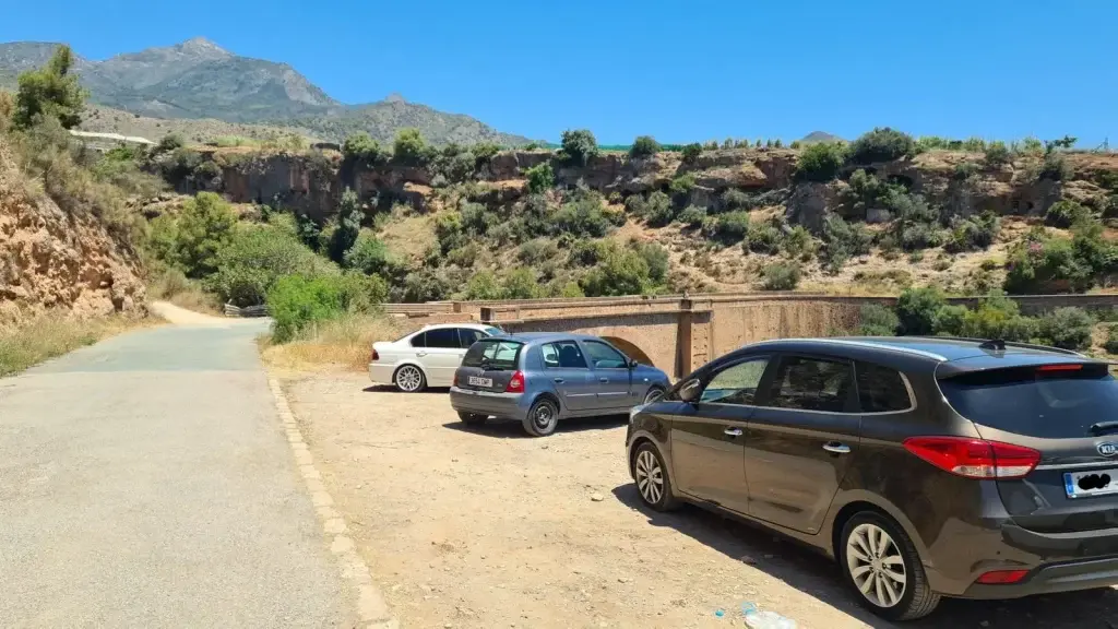 Parking de Cala Barranco de Maro Zona de aparcamiento cerca de Cala Barranco de Maro en Nerja — foto 1