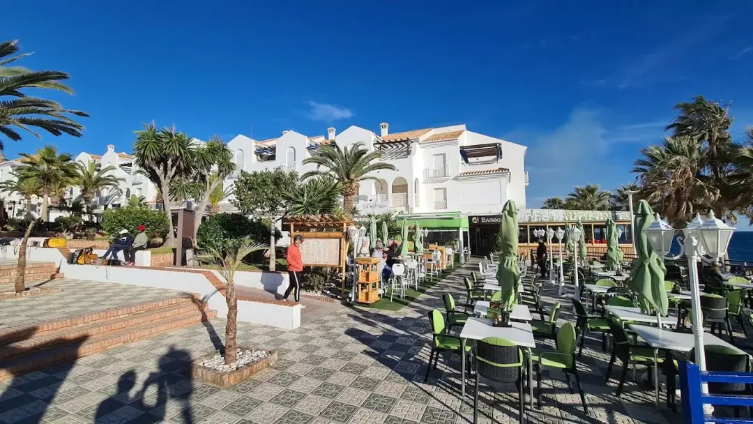 Plaza de los Cangrejos de Nerja, donde estaban las ruinas de la fábrica de azúcar