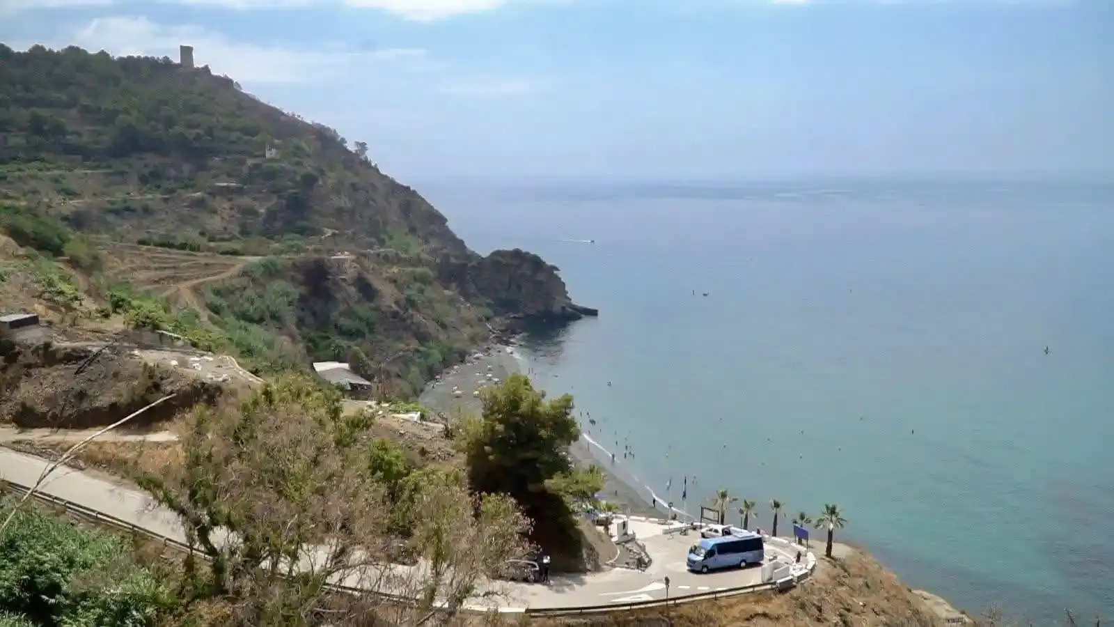 Parking de Playa de Maro Zona de aparcamiento cerca de Playa de Maro en Nerja — foto 1