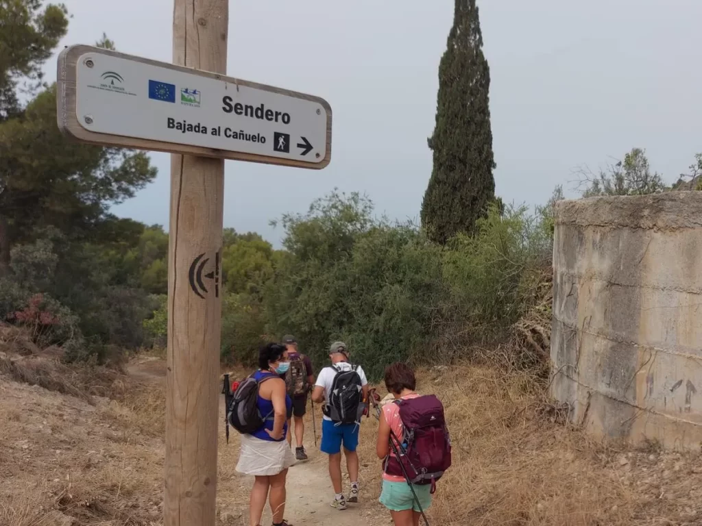 Pista para bajar andando a la playa del Cañuelo