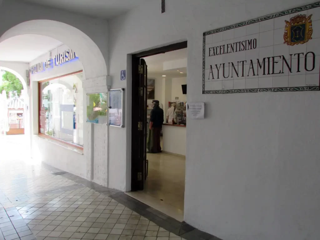 Entrada Ayuntamiento de Nerja