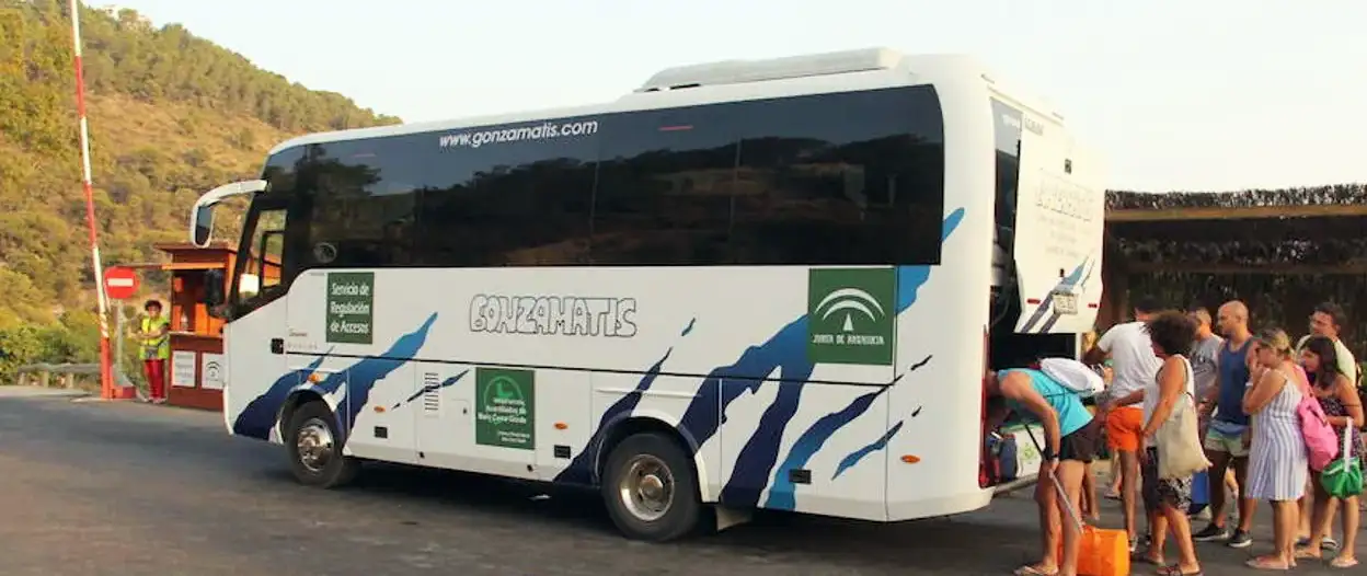 Lanzadera de la Junta de Andalucía a la playa de Cantarriján